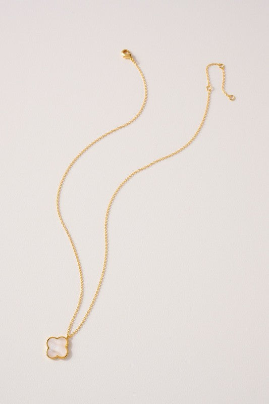 Clover Charm Short Necklace