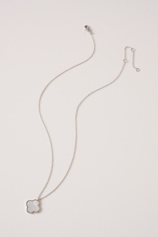 Clover Charm Short Necklace